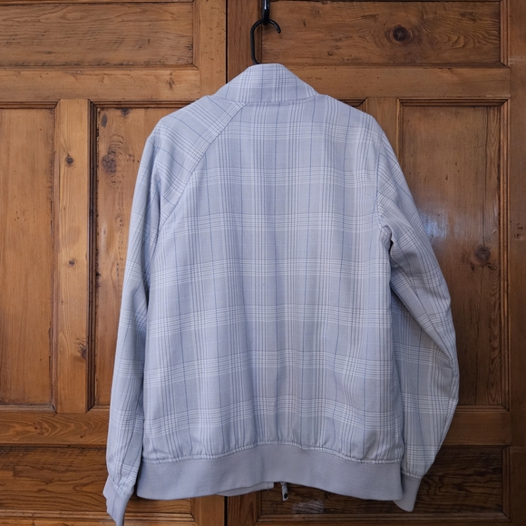 Men's Stylish Gray Plaid Jacket With Detailed Lining - Picture 8 of 11